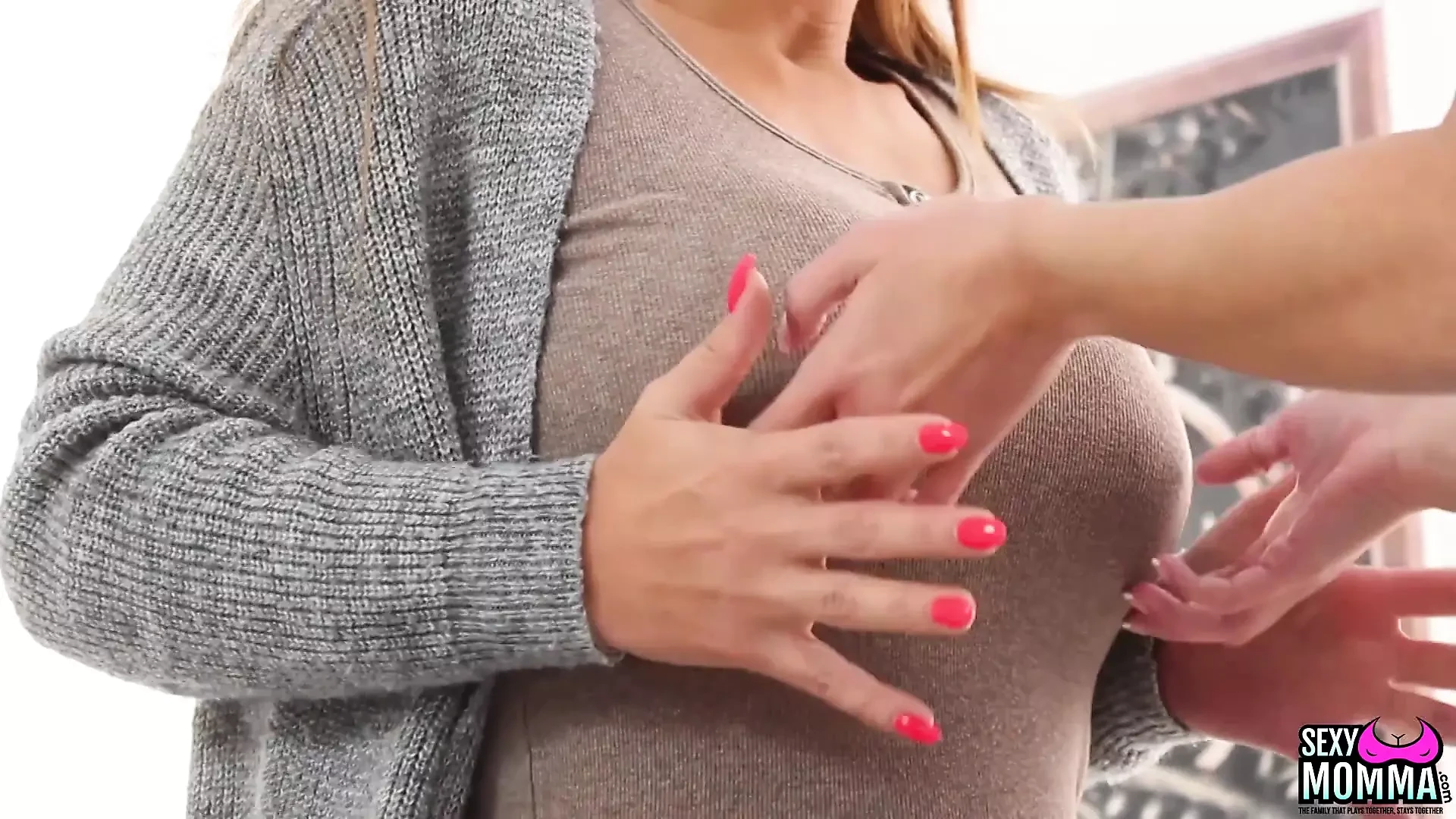 Dorothy pronalazi polu erku Amirah Adaru na porno sajtovima!