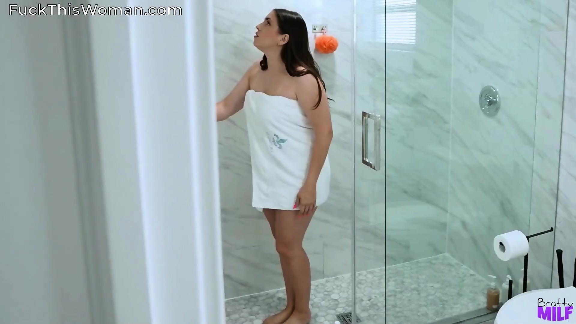 Step Mom Fucks With Her Step Son While Bathing
