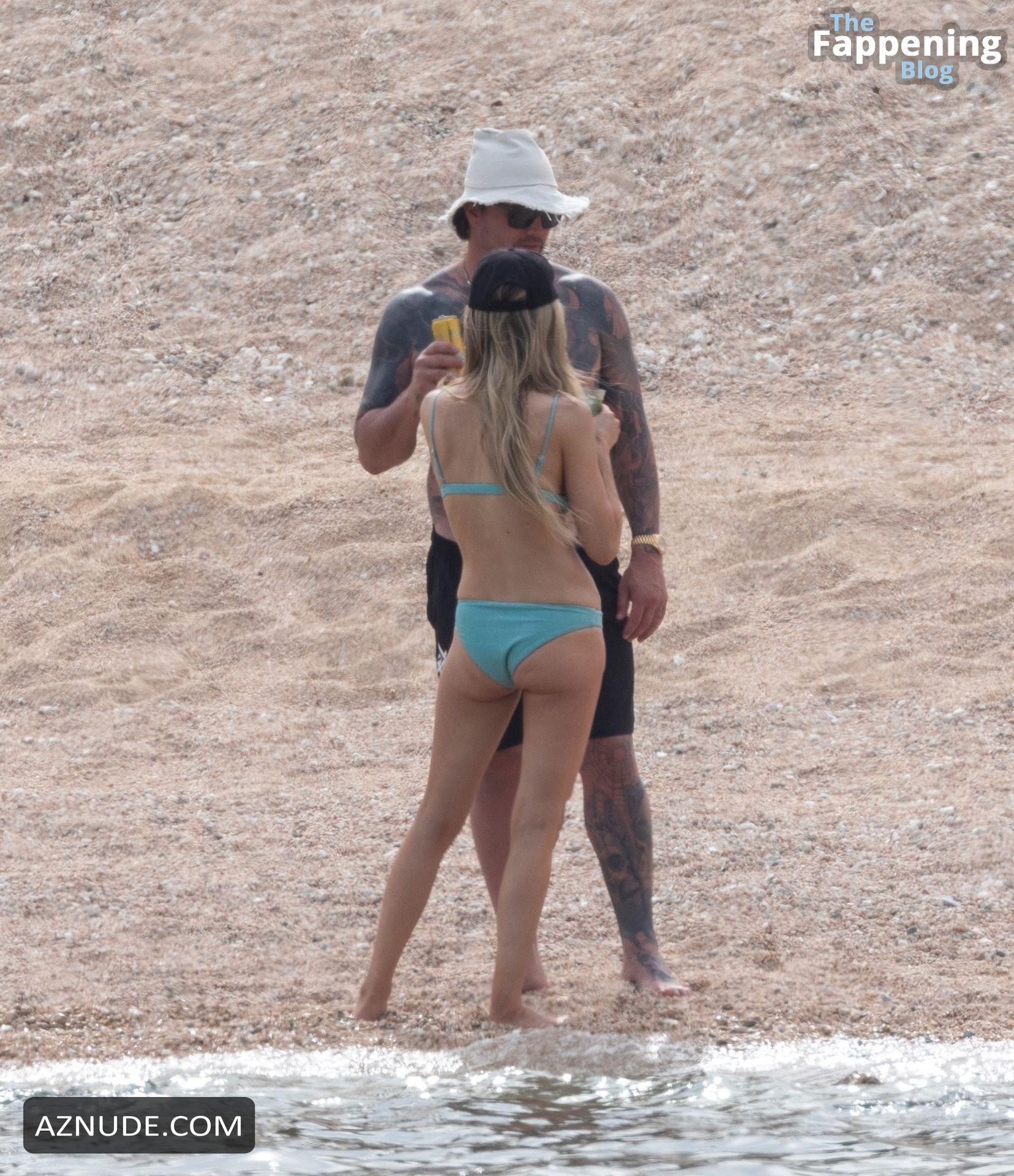 CHRISTINA EL MOUSSA Nude