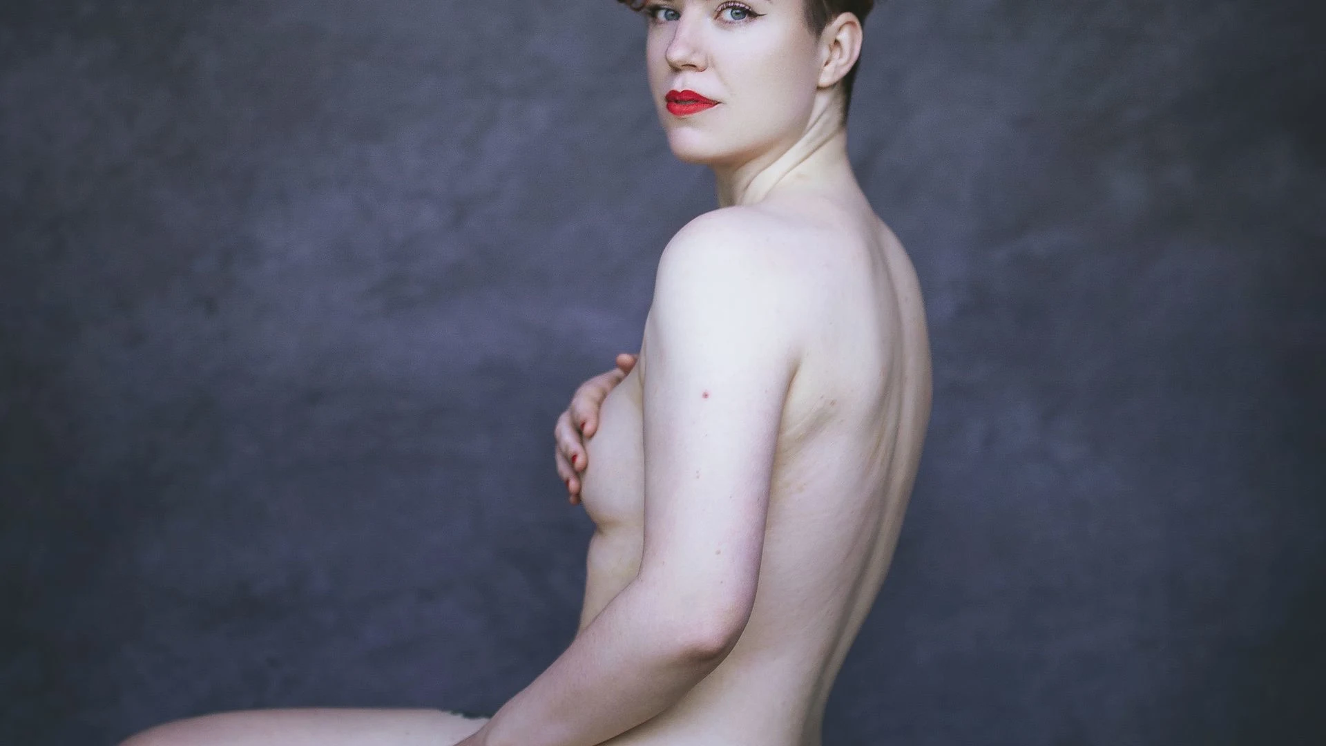 A naked photoshoot taught me to love my chronically ill body