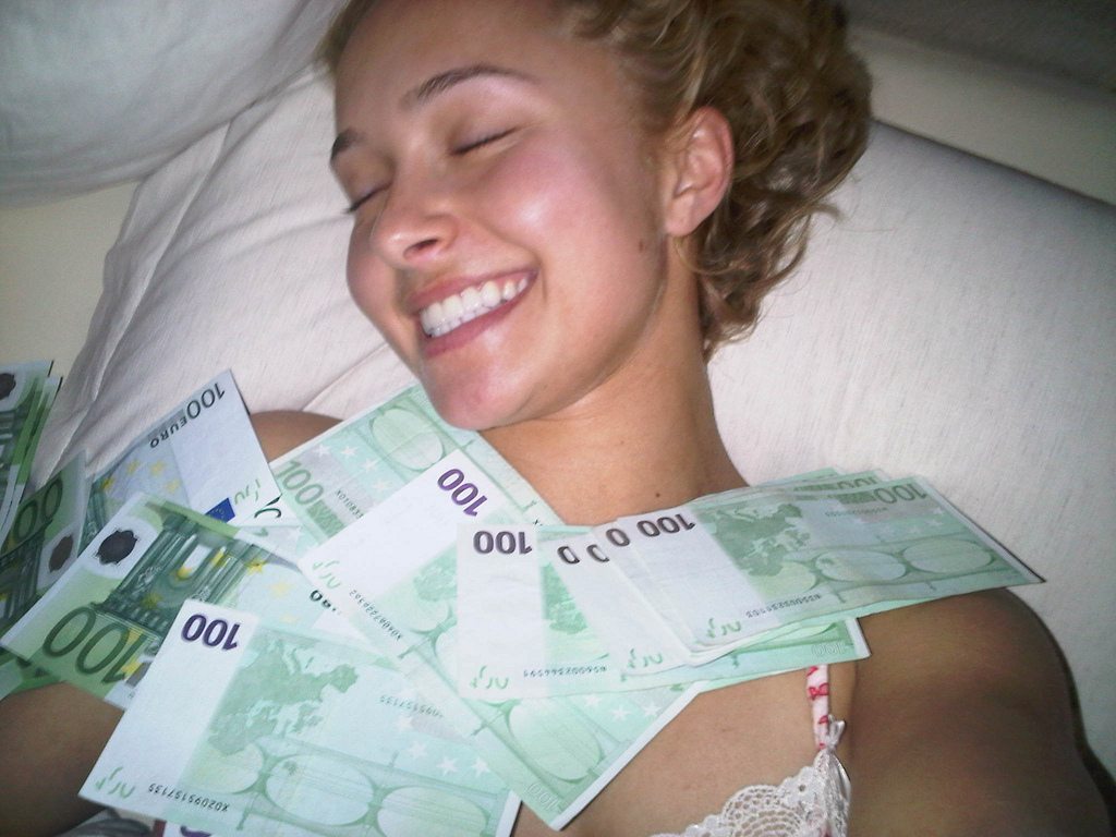 Hayden Panettiere nude pics page