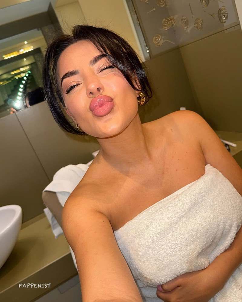 Leyla Lahouar Nude and Sexy Collection