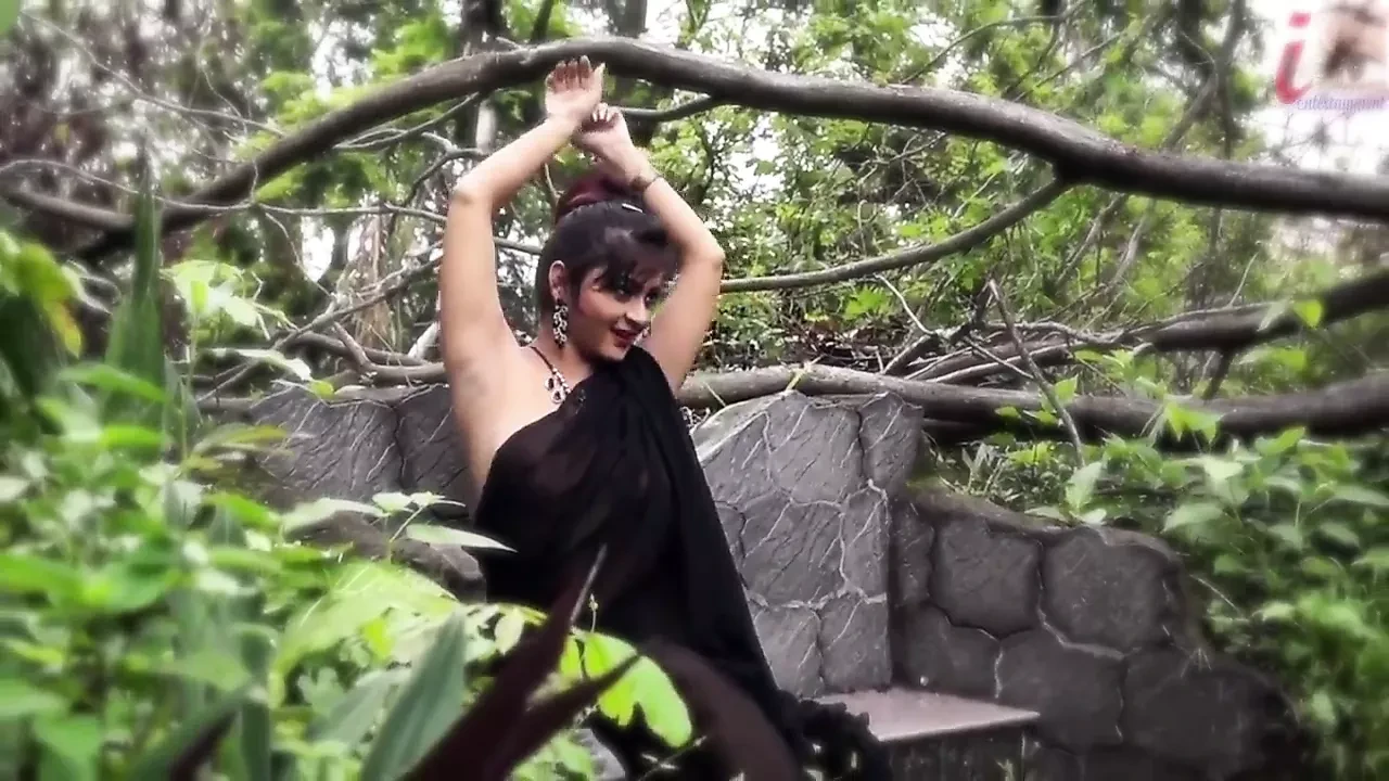 Indian Outdoor Saree Strip Porn Videos: Best XXX 2025