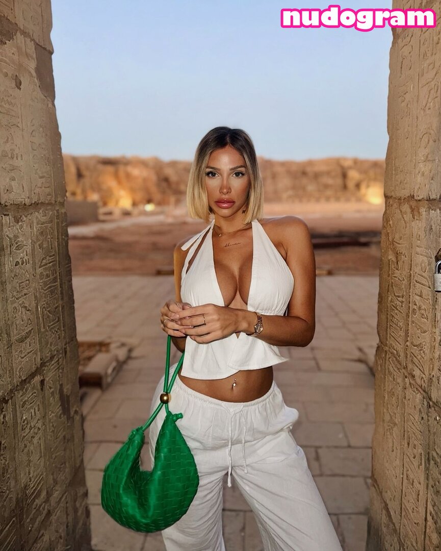 Antonella Mantovano antomantovano OnlyFans 133