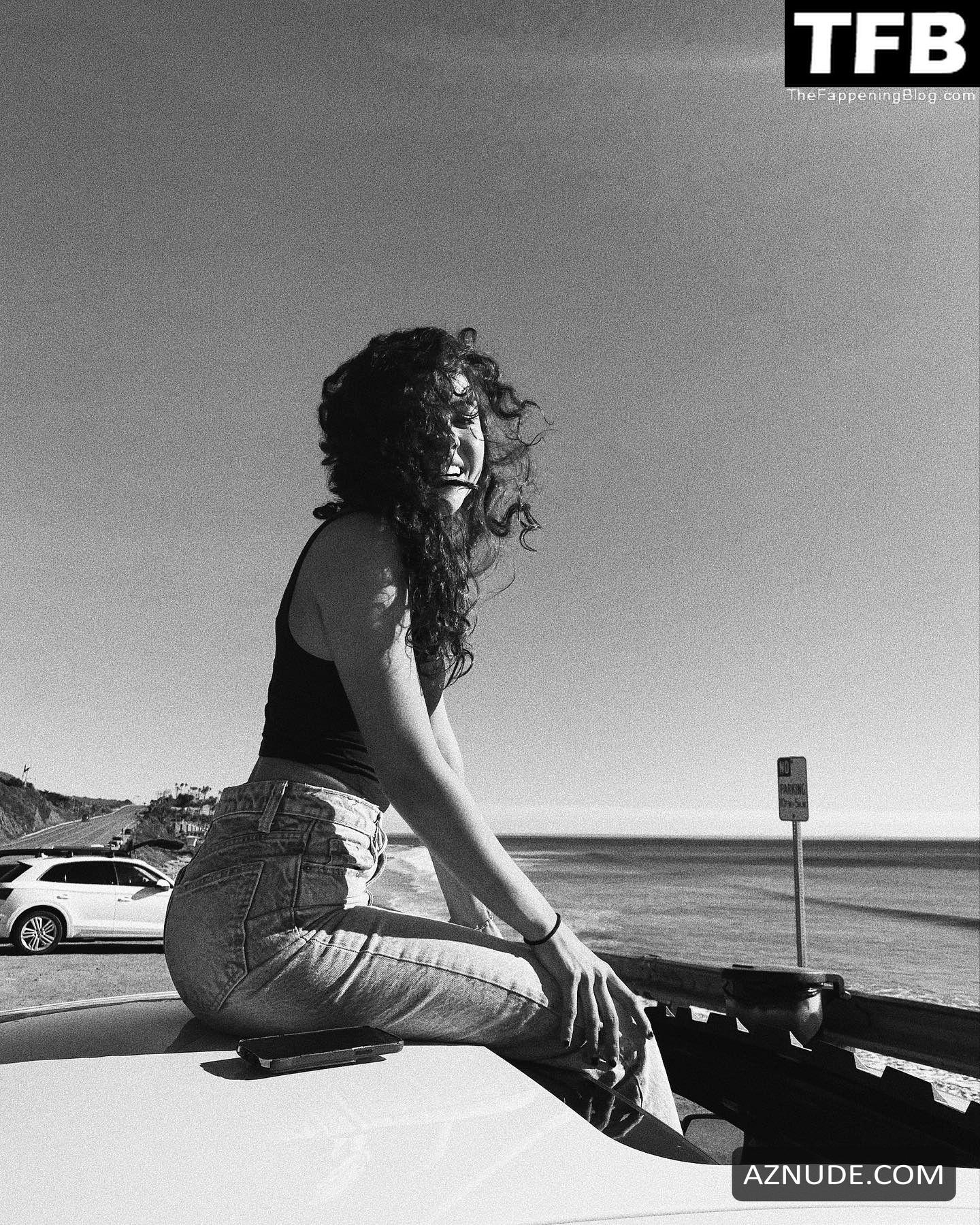 BREANNA YDE Nude
