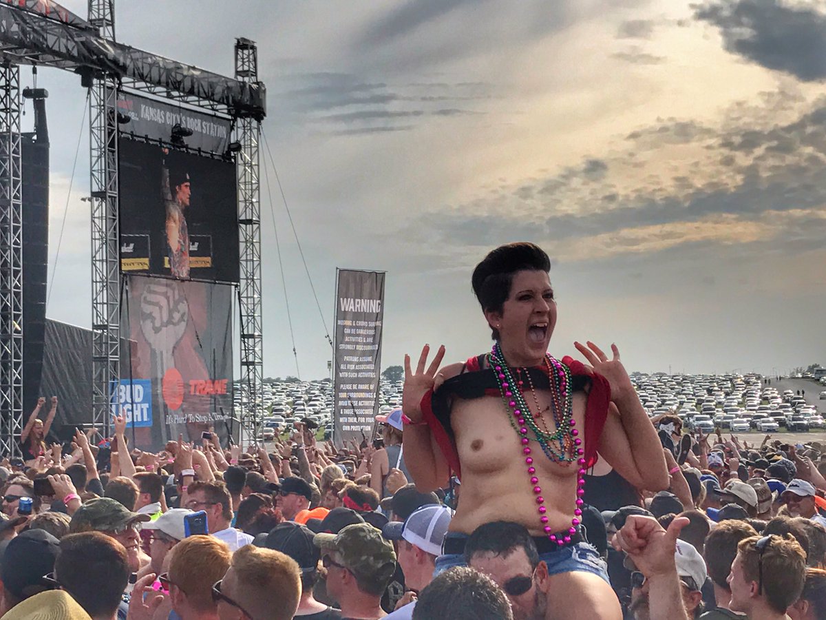 rockfest rockfestkc peopleofrockfest kansascity rockfestkansascity kansasspeedway flashing boobs concert