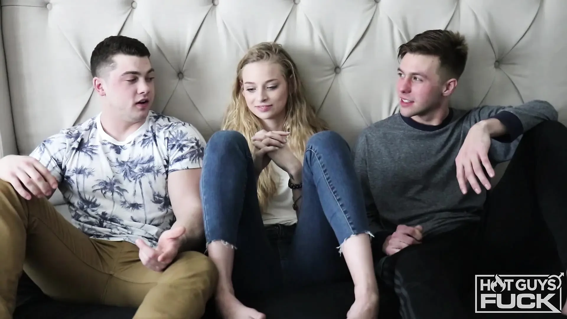 Caden Carli Sarah Sunday Team up to Enjoy Collin Simpson: Blonde Blonde Porn