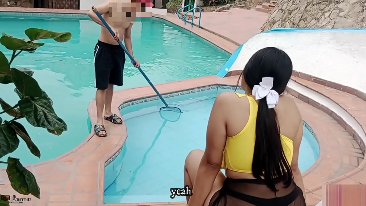 Da de piscina sexo en pblico y creampie! La gran polla de mi hermanastro me destroza el coño en la piscina