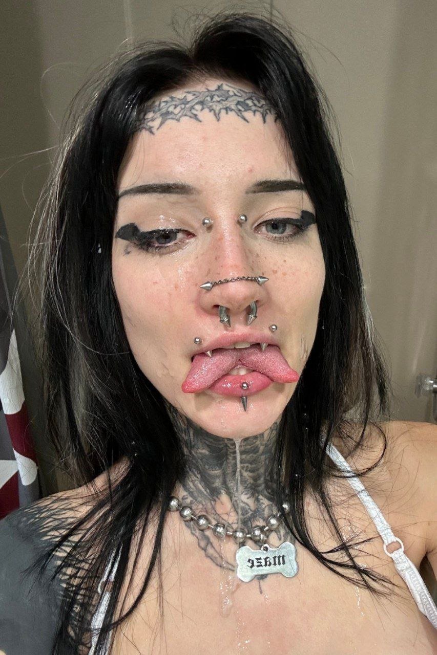 Have you ever wanted a split tongue blowjob from sexy goth teen -...