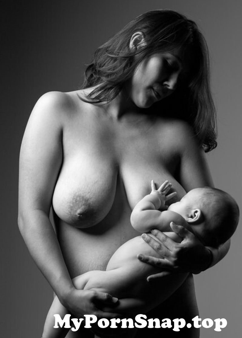Nude mama