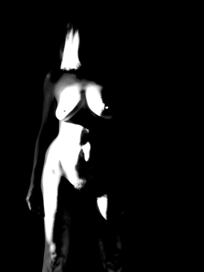 nude study: x ray Photography by Angelo Dorigo