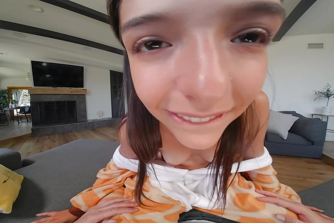 Nymphoinsomniac: VR Babe Babe Porn feat. Layla Jenner by FapHouse