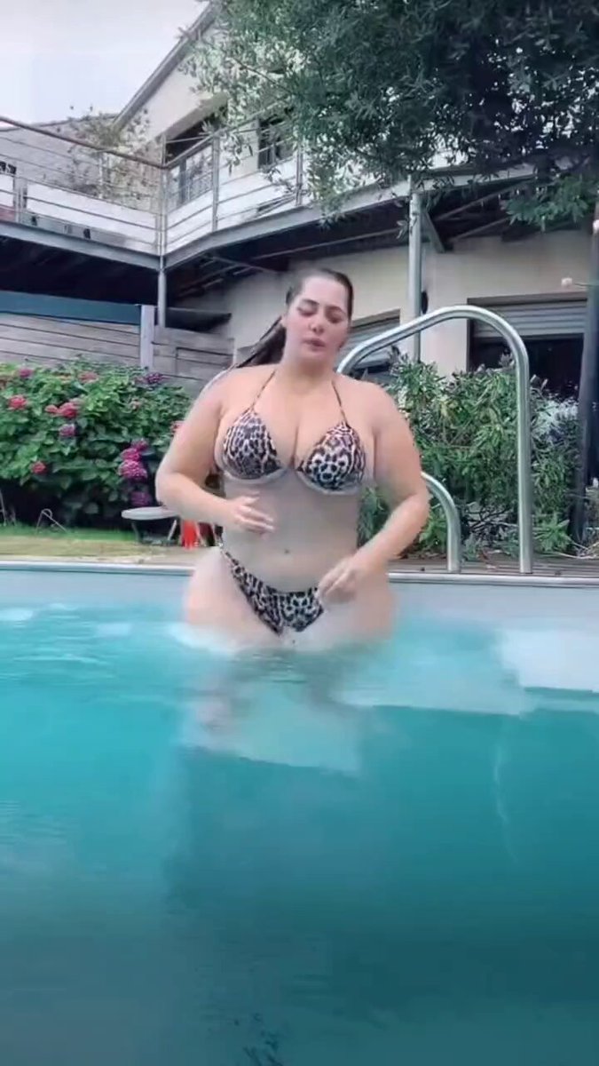 SARAH NOUARA OFFs Video on X