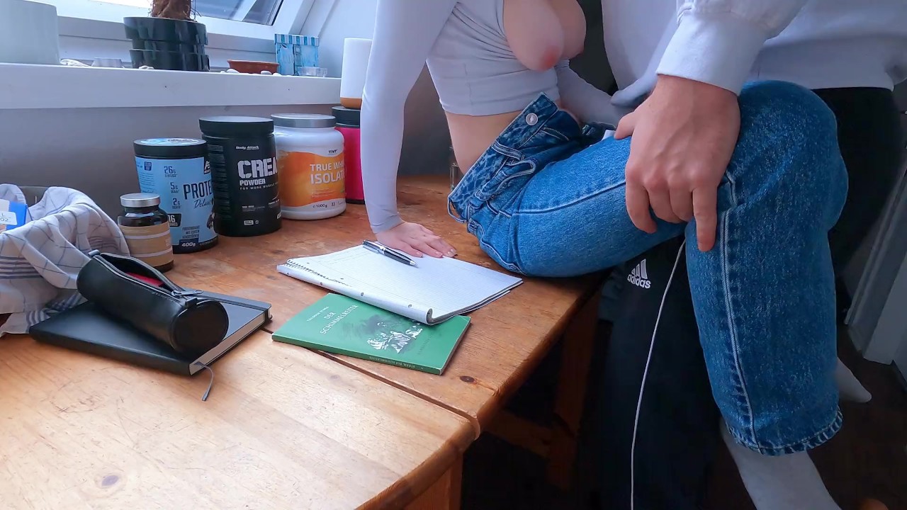 Studente wordt verleid door leraar
