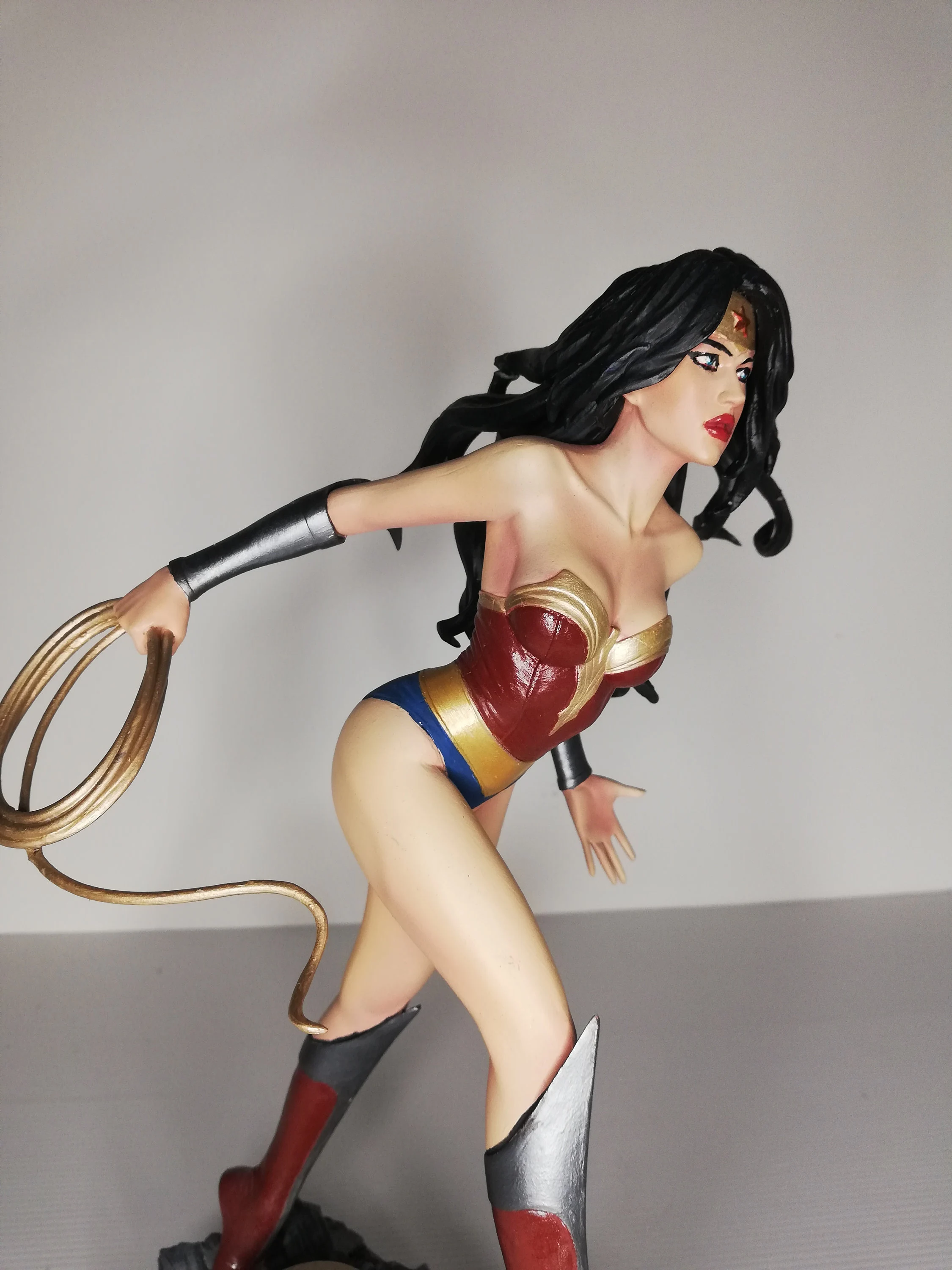 Wonder woman standbeeld sexy dame