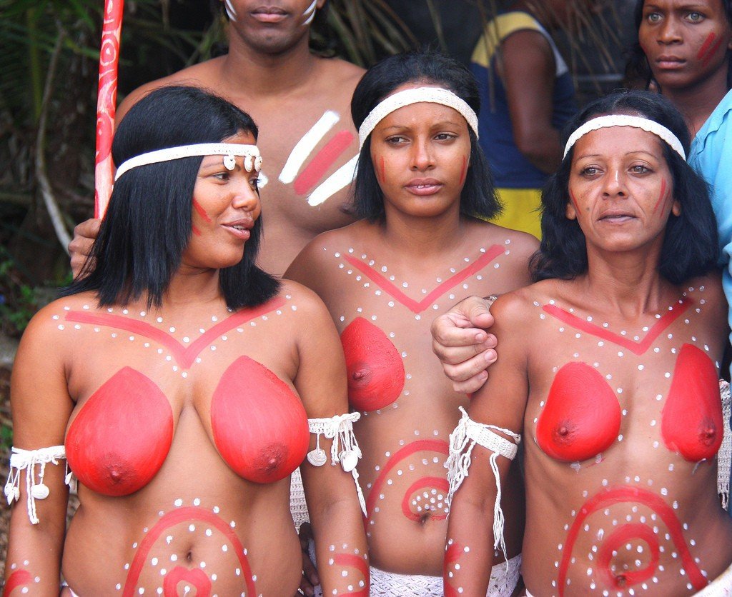 tribo xingu nude photos