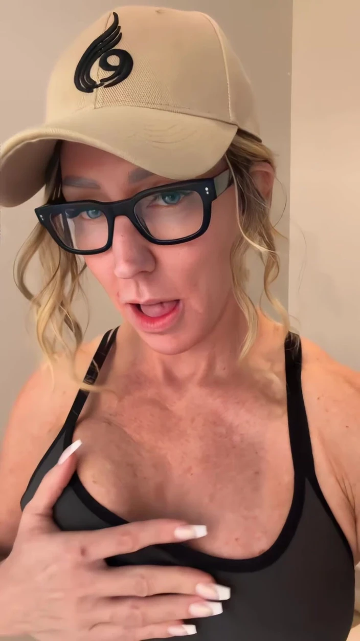 Wanted to Show You the Naughty Little Workout I Got up to Just for You Today ft. Fitwifejewels Fitwife Jewels: Fitness Gym Glasses Petite American Porn