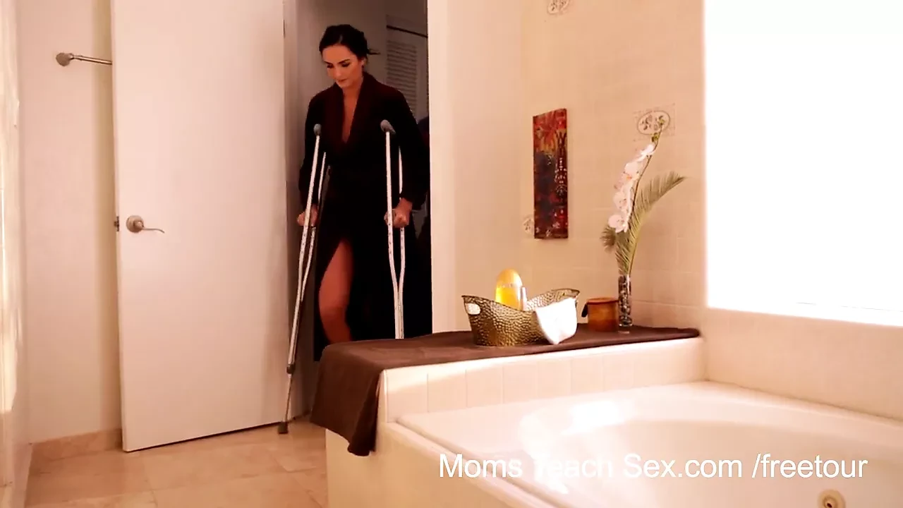 Free Fucking Your Mom Porn Videos
