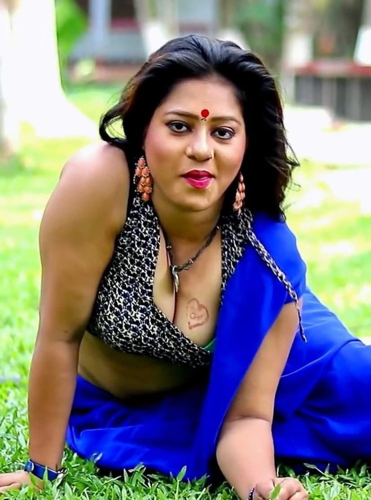 sexy indian teen navel show. deep navel show aunty sex and sexy navel dance indian tamil sex video. sex aunty