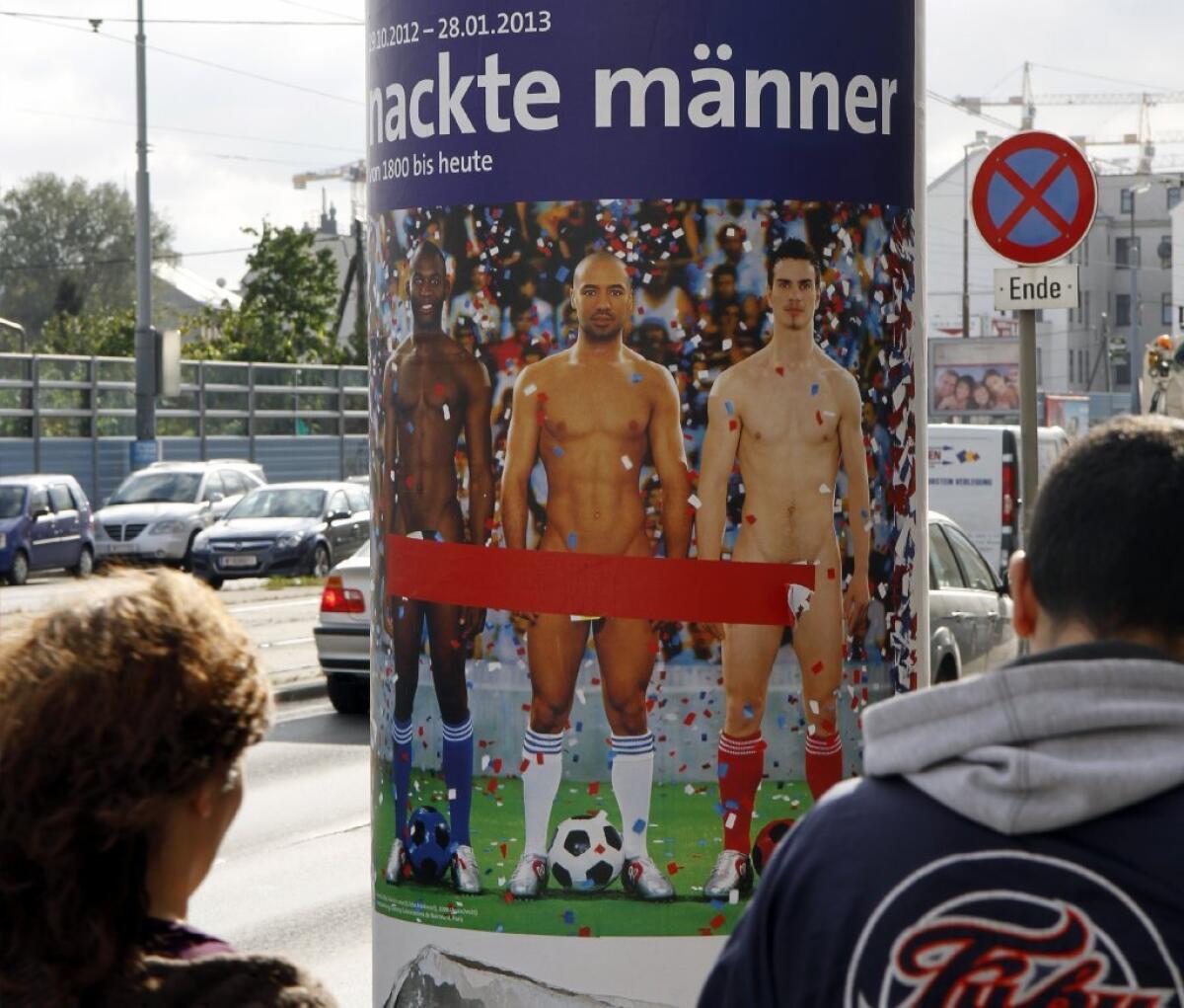 Nudists welcome to tour Nude Men art exhibition in Vienna
