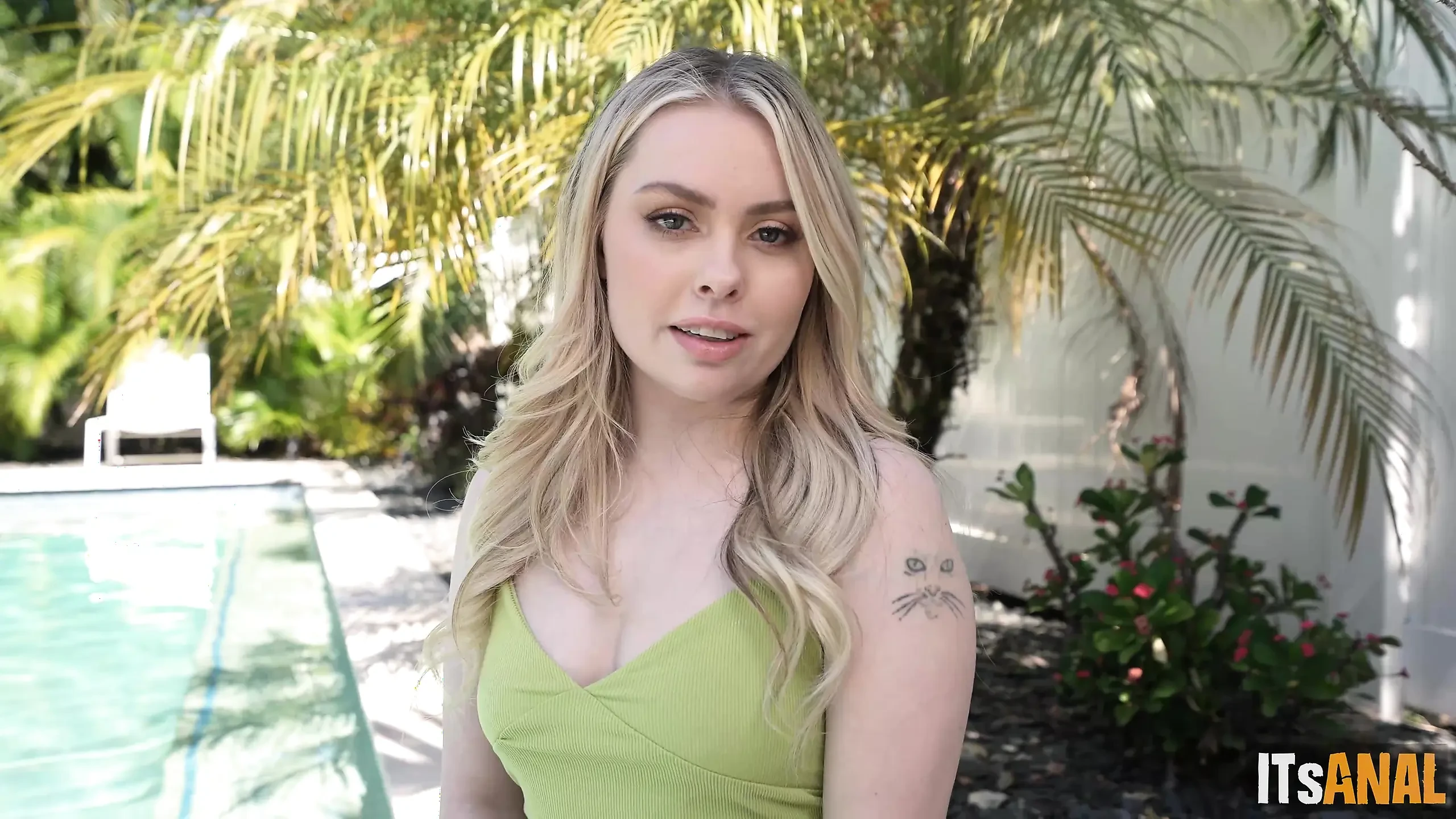 Petite Blonde She Loves Anal: Babe Babe Porn feat. Haley Spades