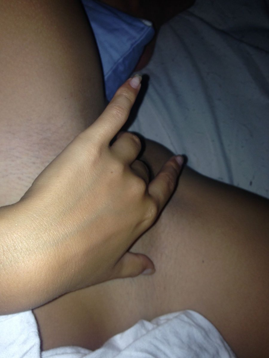 Finger and Pussy Porn Pic