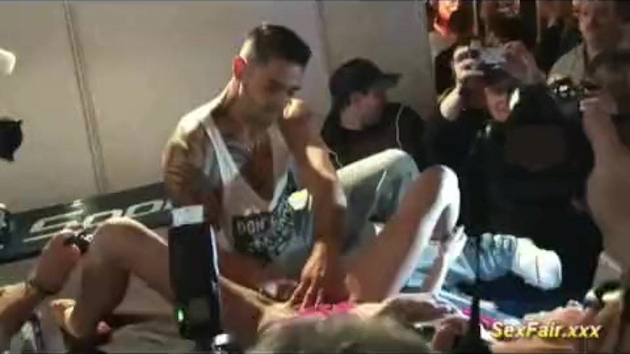 Whore has cunt licked in public
