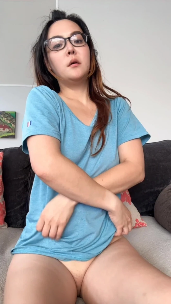 Taiwan Student Shaving Pussy and Using Vegetable for Dildo by Taiwan Nudenz: New Zealand Food Girl Masturbating Vibrator Sex Toy Porn