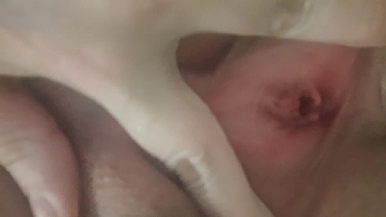 Hot teen stretching her extremely tight pussy hole Close-Up before fingering herself til orgasm!