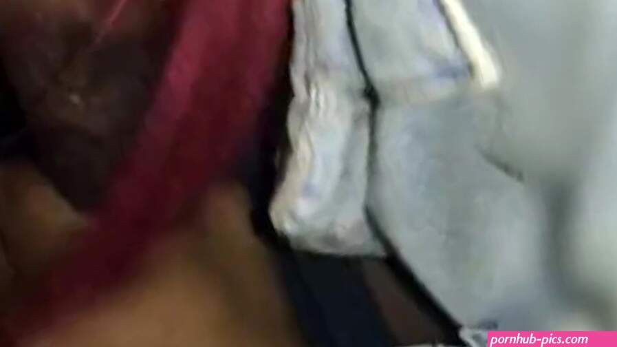 Getting a blowjob from a red head in the back seat Porn Videos