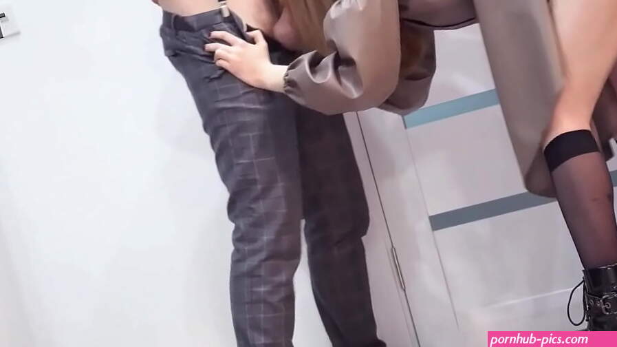 DILDO THREESOME FMM. Hot redhead fucked by two dicks!