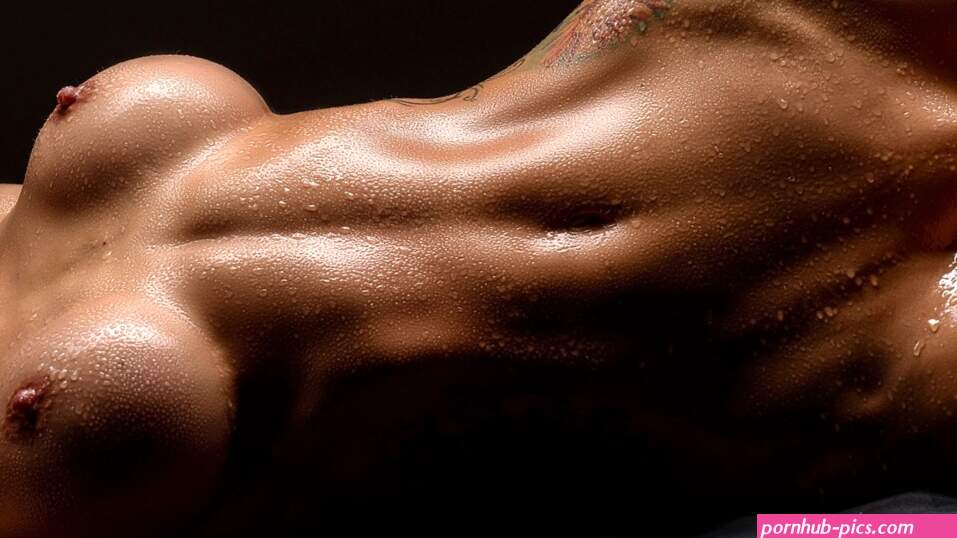 Nude and sprayed wet female sculpted body erotic studio photography hd wallpaper 1366x768 nude models and pornstars wallpapers