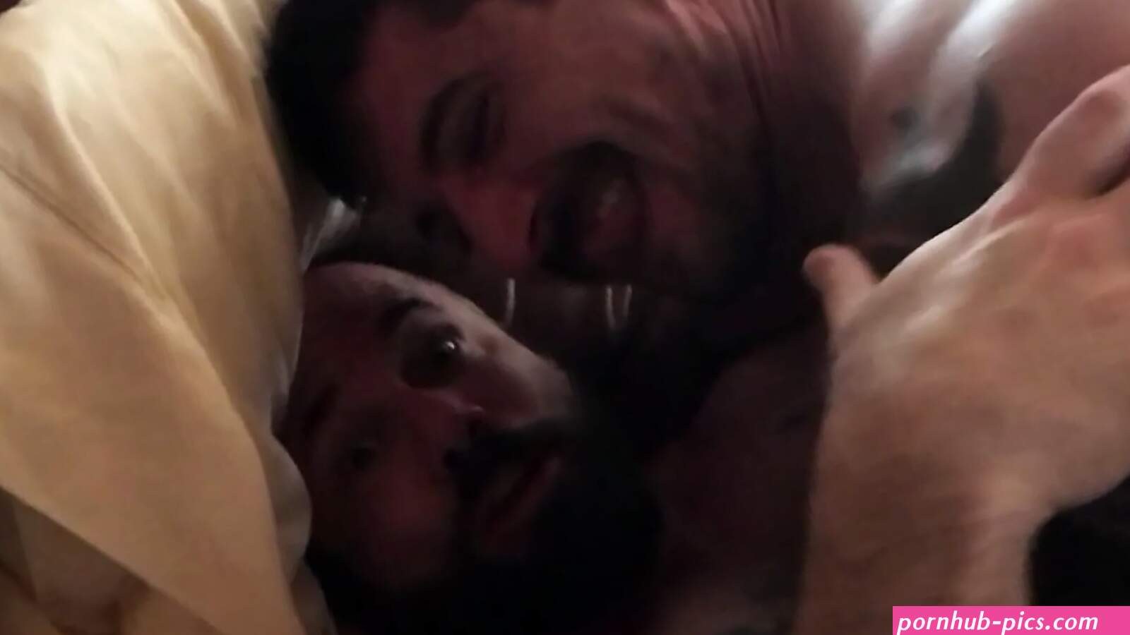 Everybody Fucks: Gay Bareback Bareback Porn feat. Sean Maygers