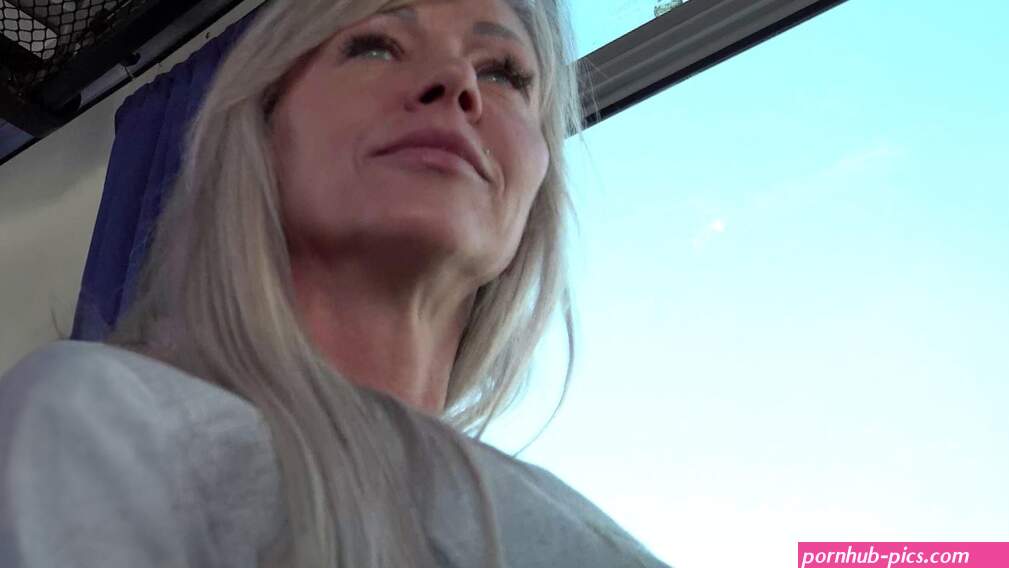 Czech Streets 139: Luxurious MILF fucked in a public bus
