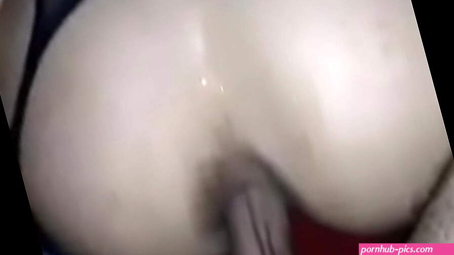 A la vecina le encanta el sexo anal