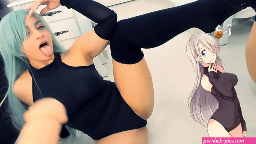 Hot Elizabeth liones