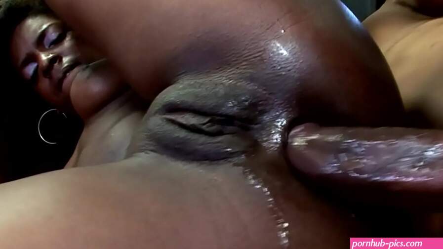 A warm creampie in the ass of a sexy ebony by a rough black dick