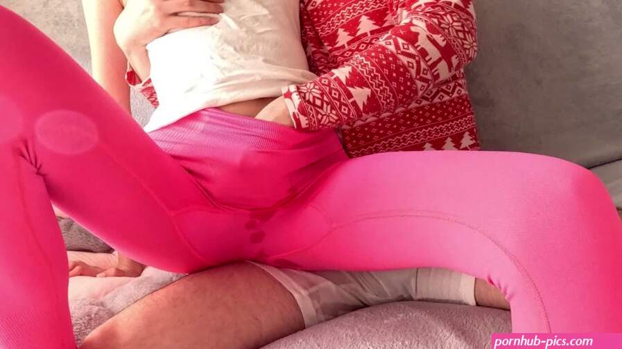 Made her squirt in leggings