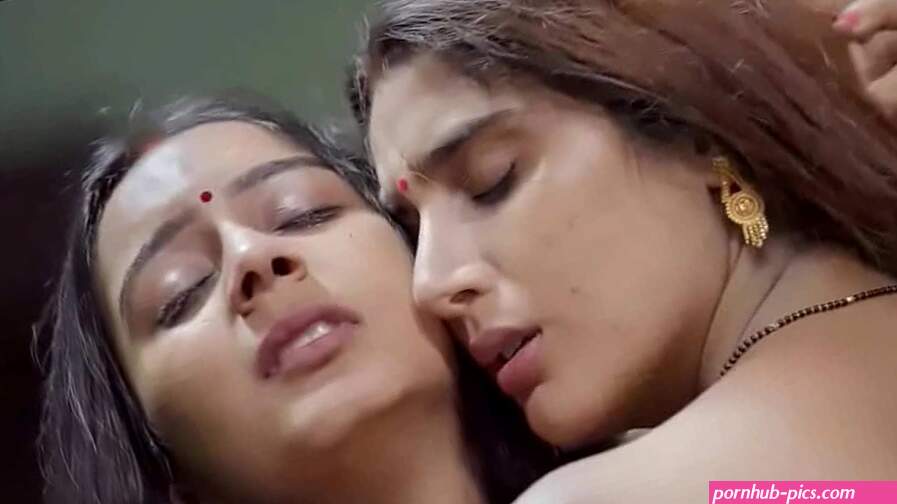 Latest ULLU hindi hot sexy web series Indian lesbian bhabhi sex