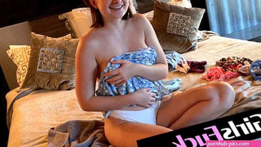 I was On Vacation With My Step Sis And Fucked Her