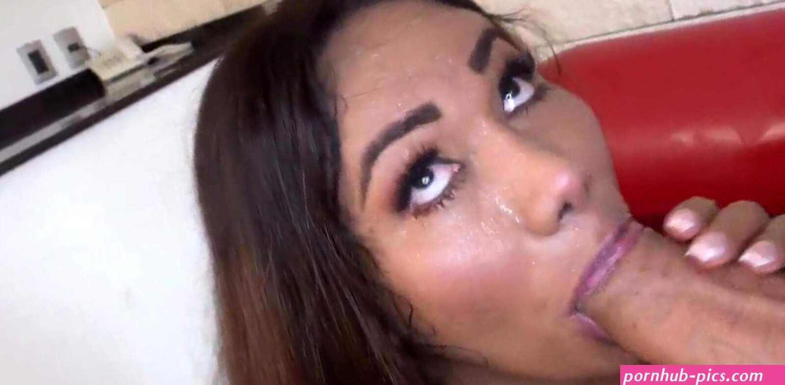 Big Booty Latina Ts Sucking Before Sex In Erotic Couple