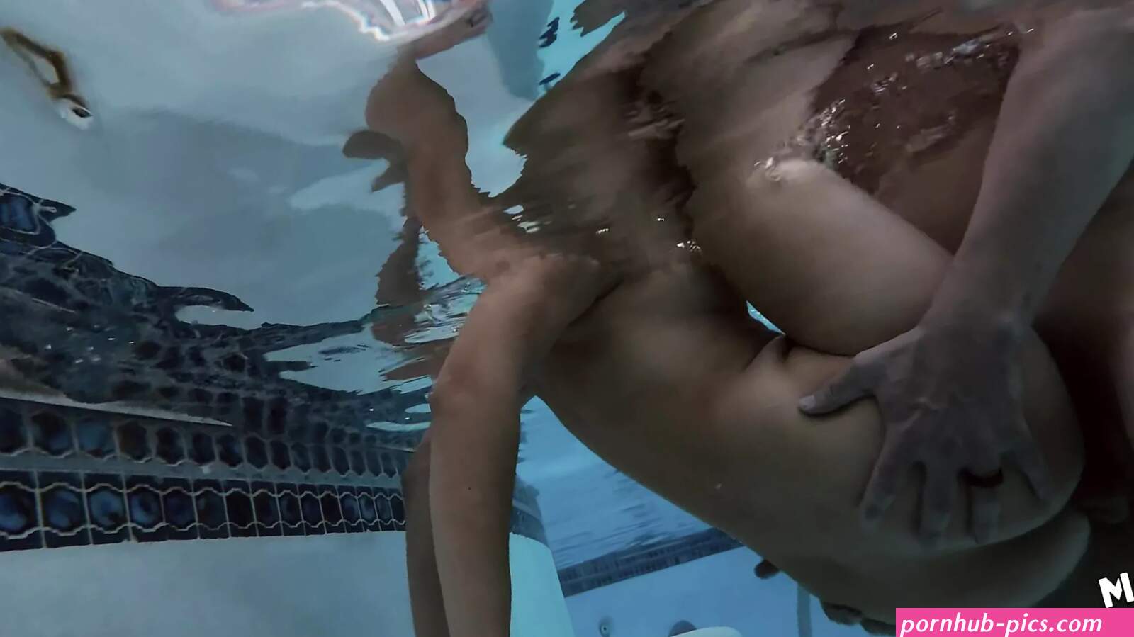 Amateur Naked Wives The Swimming Pool Porno Videos