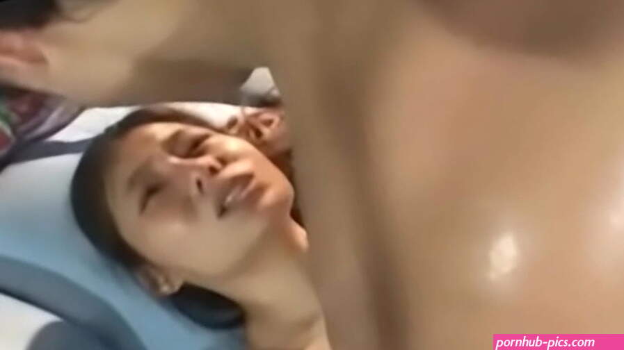 2 hot pinay gets fucked by 2 guy www.tube8.com