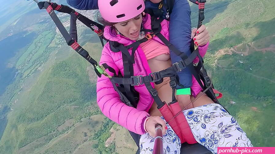 Wet Pussy SQUIRTING IN THE SKY 2200m High In The Clouds while PARAGLIDING