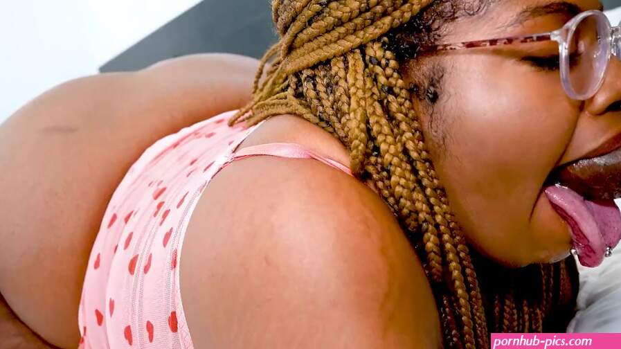 EBONY SSBBW LEESHA GETTING A MOTUHFULL OF BLACK COCK