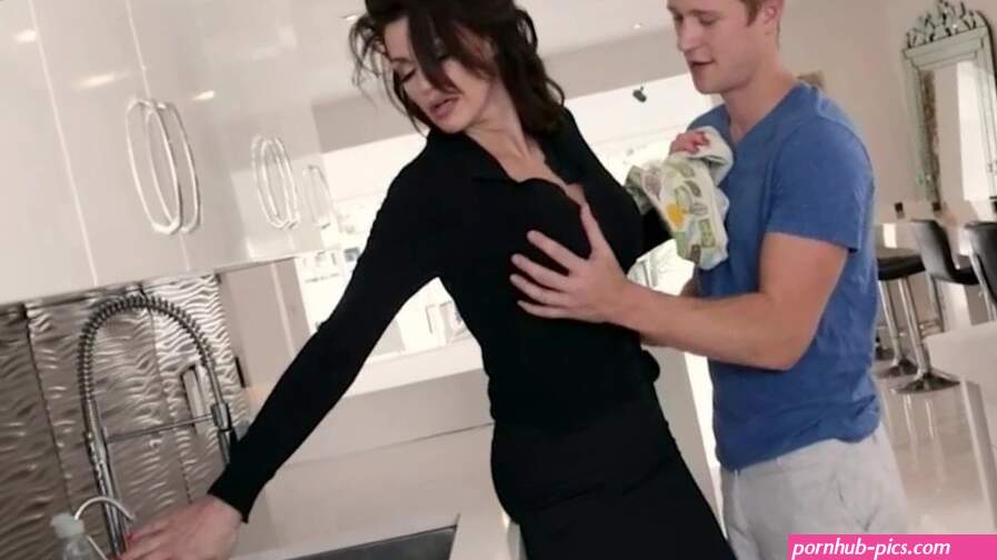 Free Hot Stepmom Fucks Stepson Porn Videos
