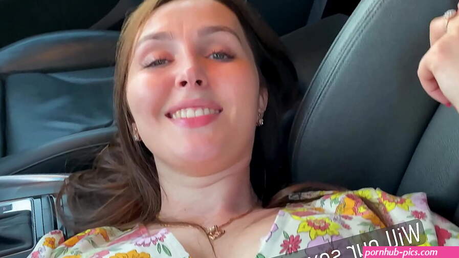 Stepson treated his stepmother with Fucked in the car