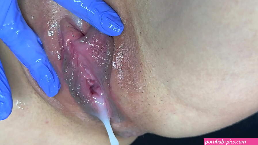 babe 18yo fingering juicy slimy creamy pussy close up just licking pls