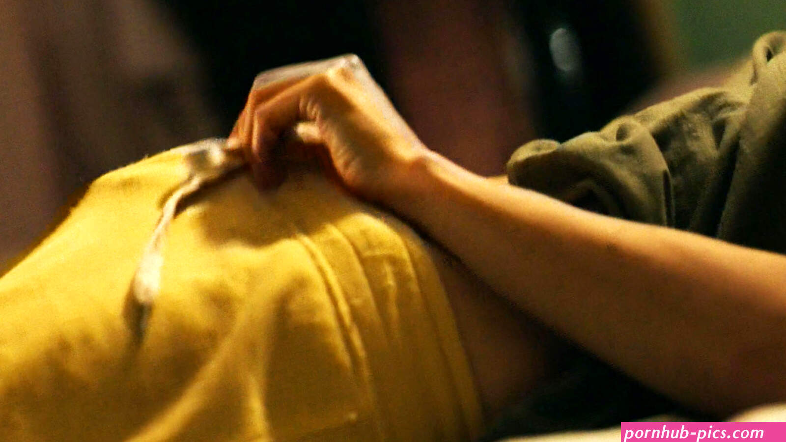 Frankie Shaw Nude Group Sex Scenes in Smilf