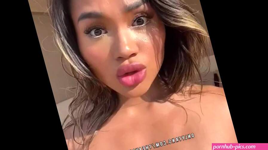 FILIPINA TEEN DOES NAKED TIKTOK OUTSIDE